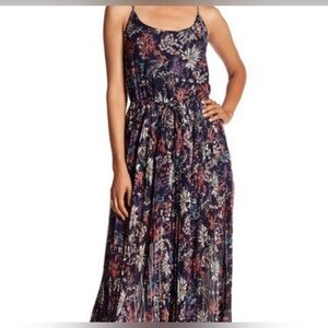 Superfoxx Pleated Floral Jumpsuit size Medium